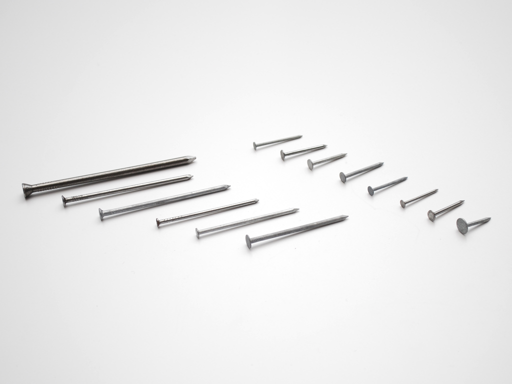 Clous à bois zingués